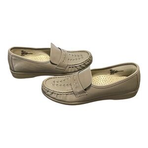 NWT softspots constance loafer taupe | Womens Size 9 1/2 N